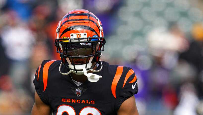 Cincinnati Bengals wide receiver Tyler Boyd (83) warms up in a