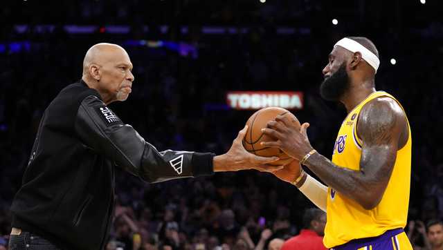 LeBron James breaks NBA's all-time scoring record, surpassing Kareem Abdul-Jabbar - Vimarsana News