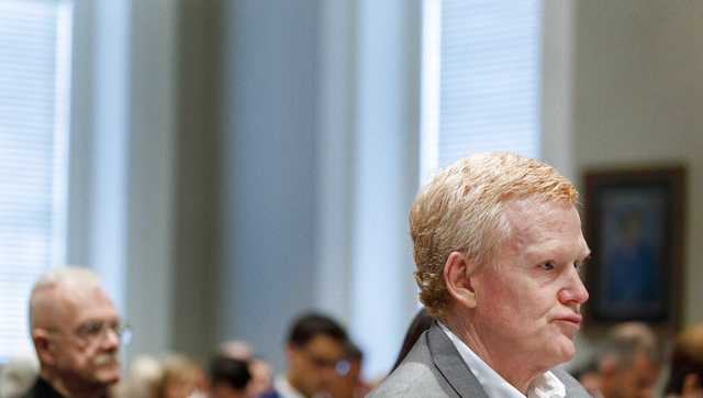 Attorneys considering putting Alex Murdaugh on the stand to testify at his own murder trial - Vimarsana News