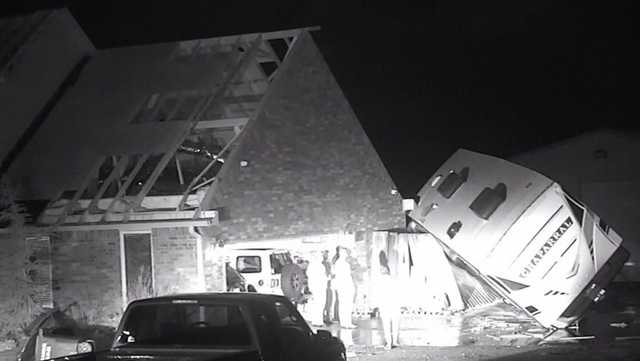 Tornadoes, severe winds strike central US - Vimarsana News