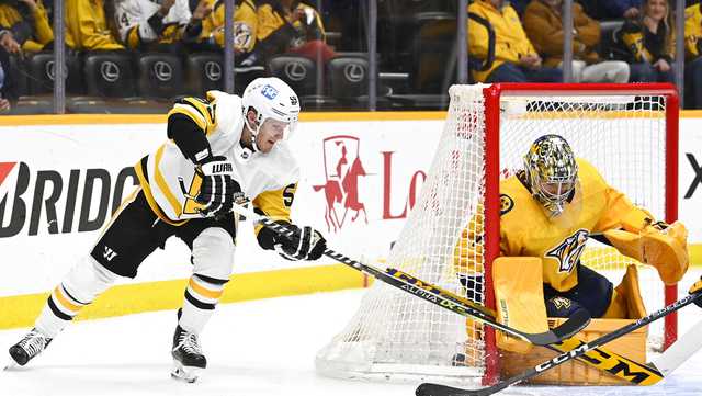 Zucker's late goal leads Penguins over Predators 3-1 - Vimarsana News