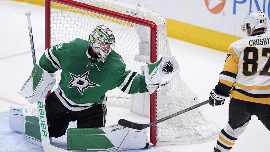 Stars' Oettinger exits Saturday's game with lower body injury