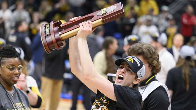 Des Moines doubleheader: Hawkeyes women, men announce games at Wells Fargo Arena - Vimarsana News