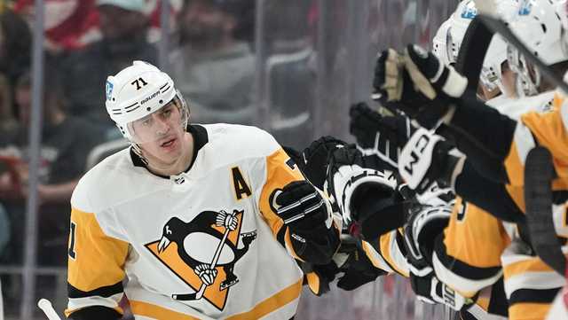 Perron's 3rd-period hat trick lifts Red Wings past Penguins - Vimarsana News