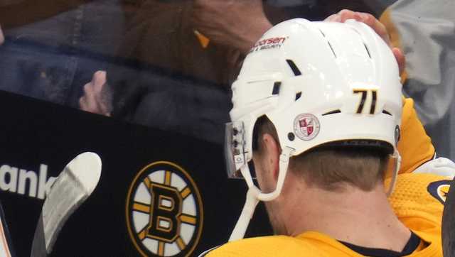 Nashville Predators remember school shooting victims, play Bruins - Vimarsana News