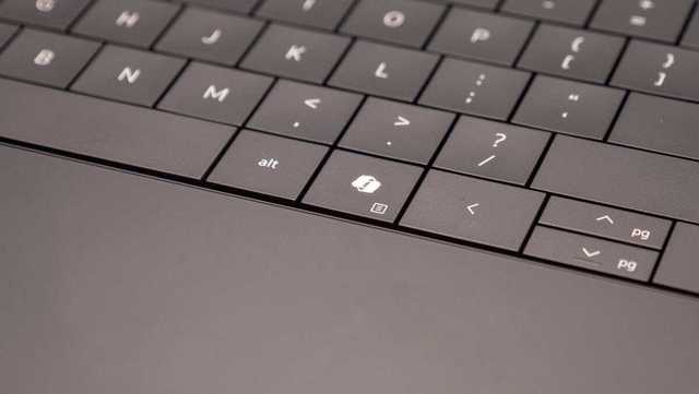 Microsoft adds AI button to keyboards of new computers - Vimarsana News