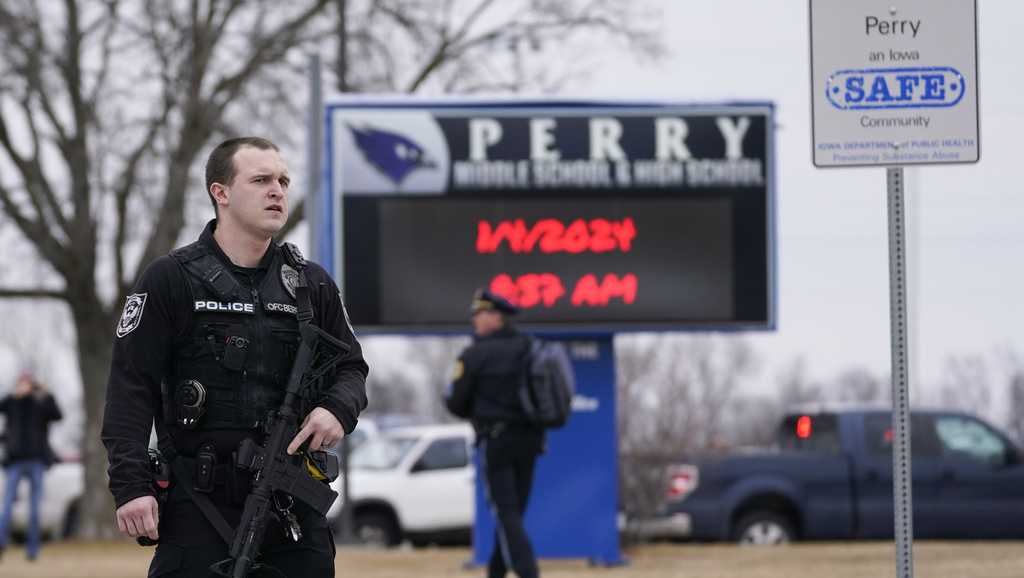 Perry school shooting: Iowa lawmakers approve bill arming school staff - Vimarsana News