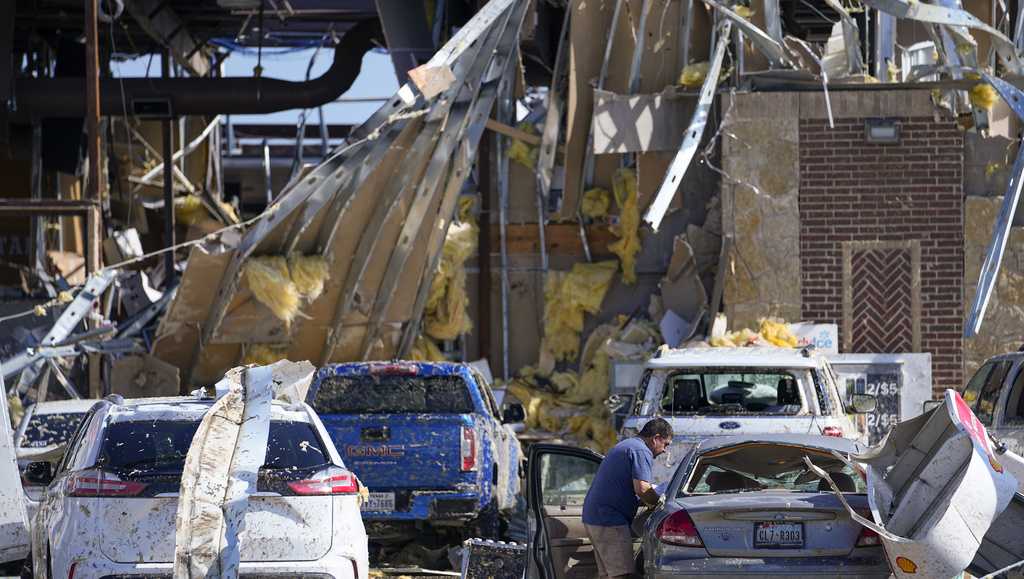 At least 14 dead in Texas, Oklahoma and Arkansas after severe weather roars across region - Vimarsana News