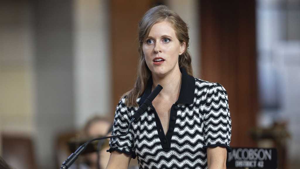 Former Nebraska state senator suspends state treasurer campaign, gives her endorsement