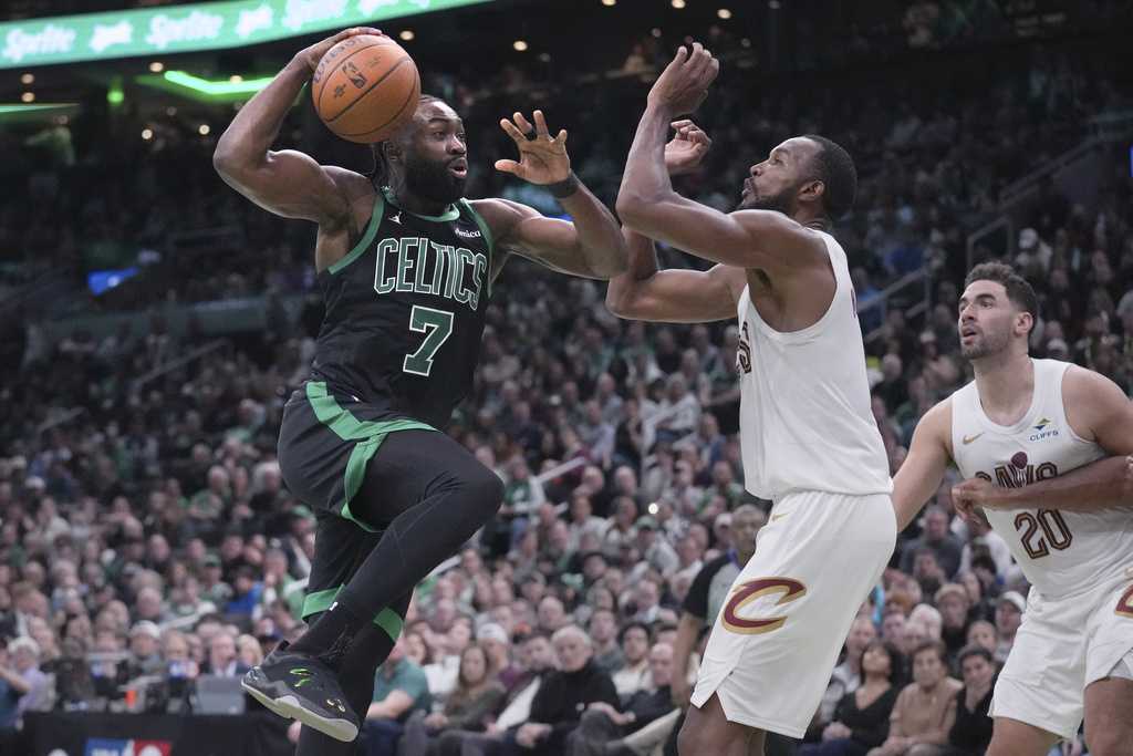 Celtics Hand Cavaliers First Loss Of Season, Winning 120-117 To End ...