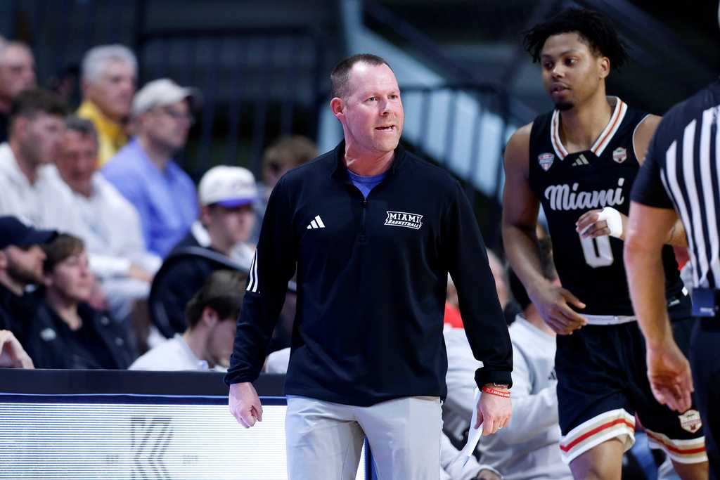 wlwt.com - Emily Sanderson - Miami University signs basketball coach Travis Steele to contract extension through 2034