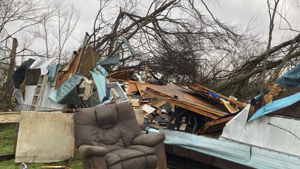 Missouri tornado kills multiple people, sows destruction