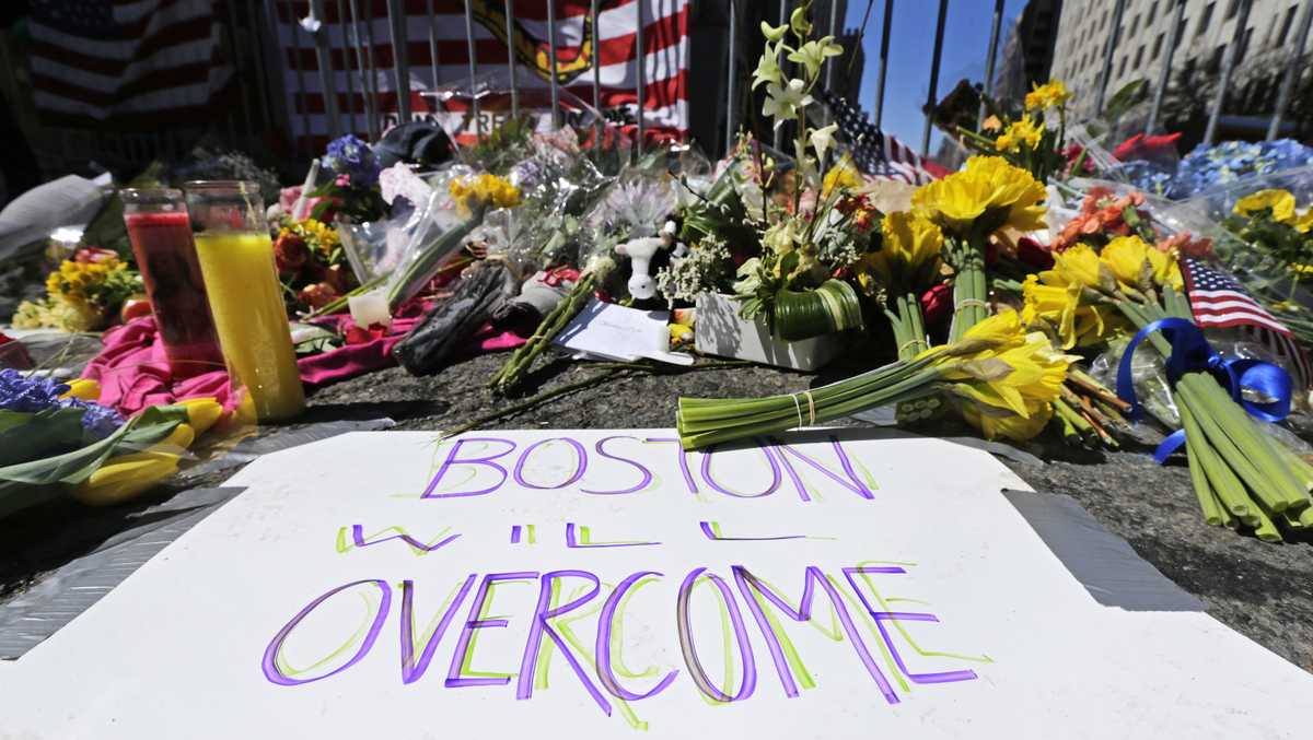 Red Sox remember bombing victims in emotional ceremony