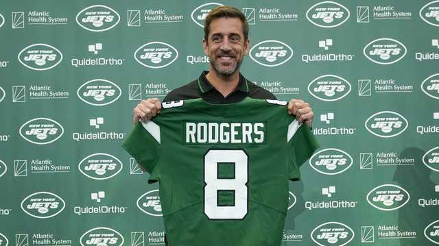 NY Jets officially introduce Aaron Rodgers