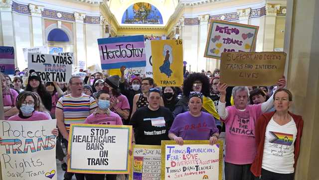 Gov. Kevin Stitt signs gender-affirming care ban for kids - Vimarsana News
