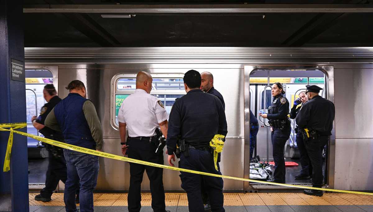 Chokehold killed man restrained by NYC subway passengers