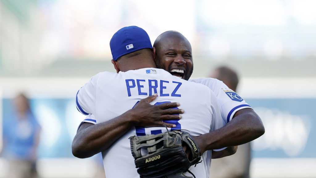 Royals slow start, Lorenzo Cain honored with jersey retirement