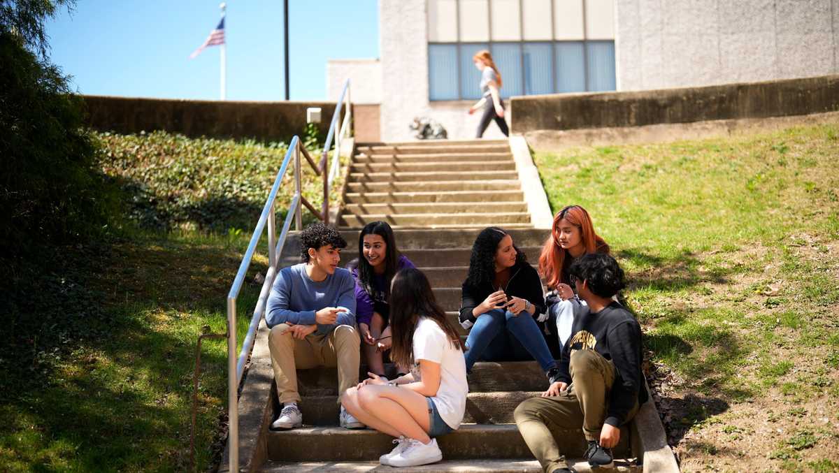 To Improve Kids Mental Health Some Schools Start Later