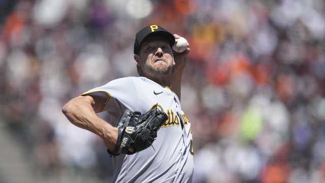 Pirates under .500 with 14-4 rout to Giants - Vimarsana News