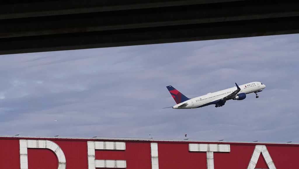 Delta Air Lines hit with lawsuit over claims of carbon neutrality - Vimarsana News