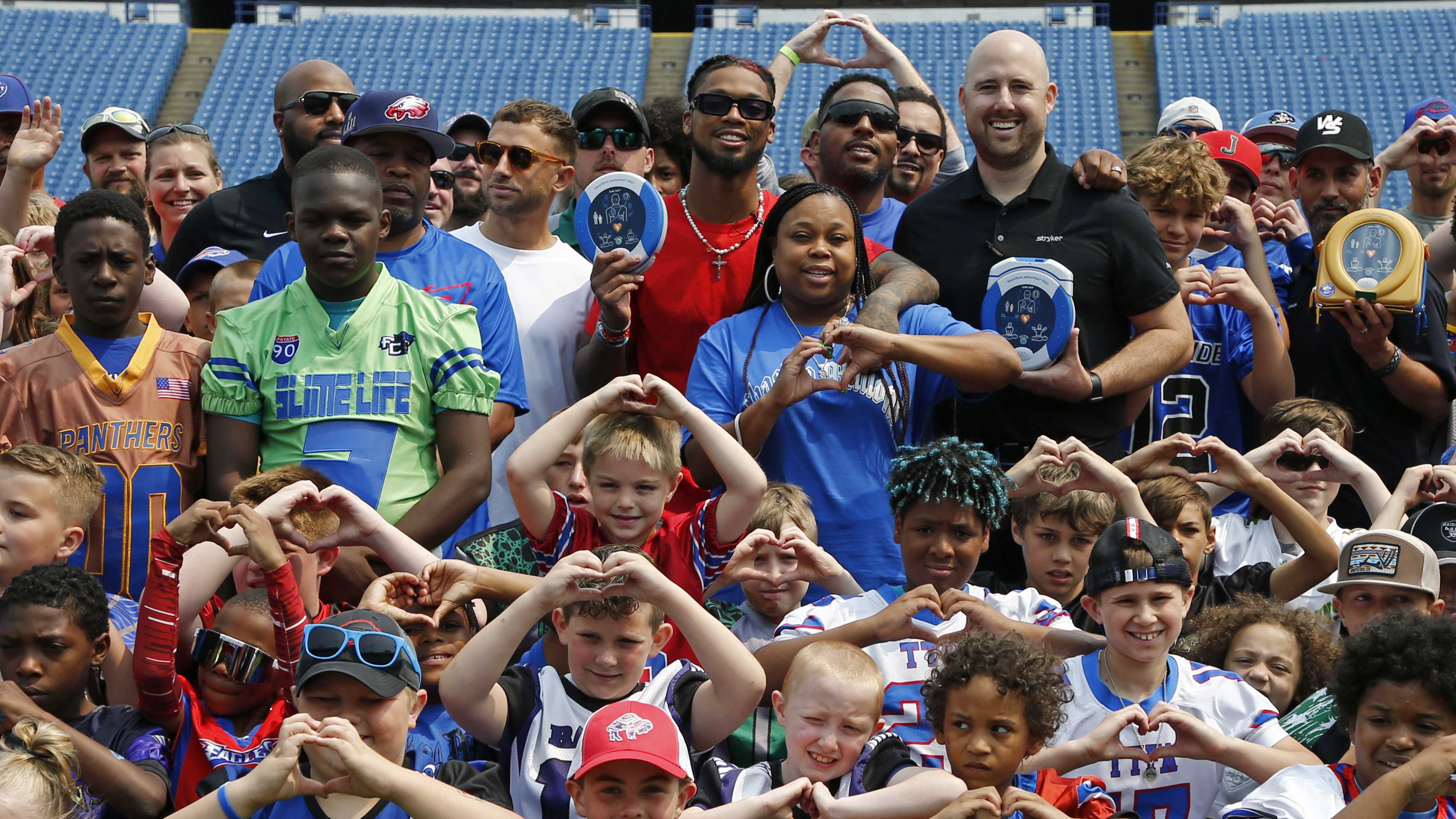 Damar Hamlin CPR Tour at Buffalo Bills stadium - Vimarsana News