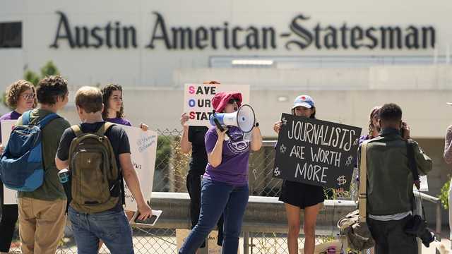Hundreds of journalists strike to demand leadership change at biggest US newspaper chain - Vimarsana News