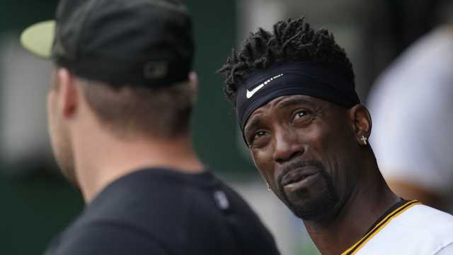 McCutchen's sacrifice fly lifts Pirates to 5-4, extends Athletics' road losing streak to 15 - Vimarsana News