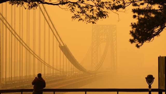 Smoky haze could last days as wildfires rage, winds won't budge - Vimarsana News
