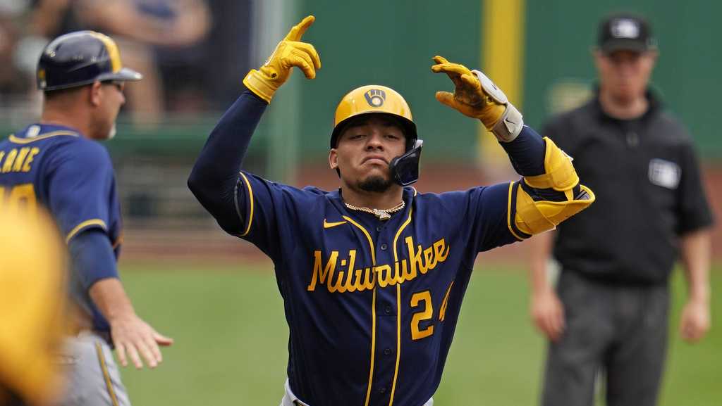 Brewers blow big lead, recover to edge Pirates 7-6 in 10