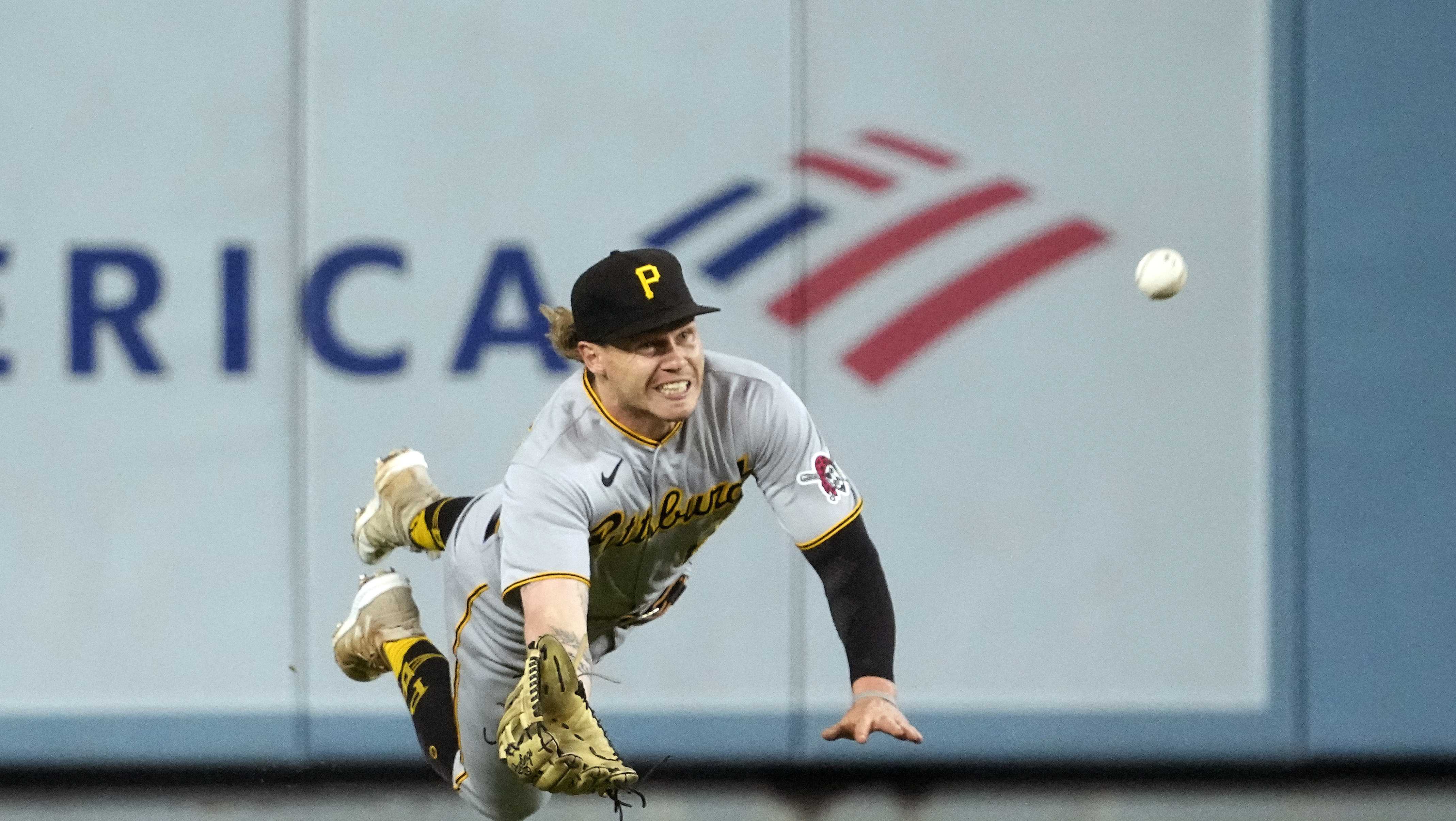 Dodgers rally to beat Pirates 6-4 - Vimarsana News