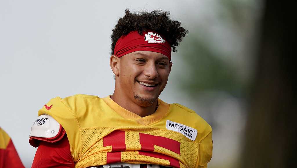 Kansas City Chiefs rookies adjust to first training camp