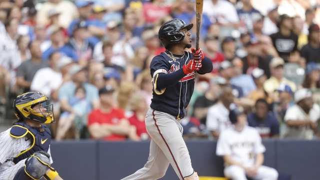 Braves beat Brewers 4-2, Albies hits a 3-run homer in the 8th - Vimarsana News
