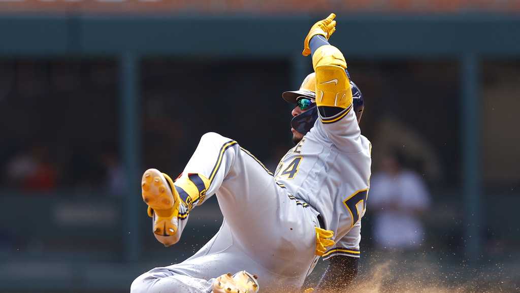 Nationals bats stay hot, beat Brewers 8-6