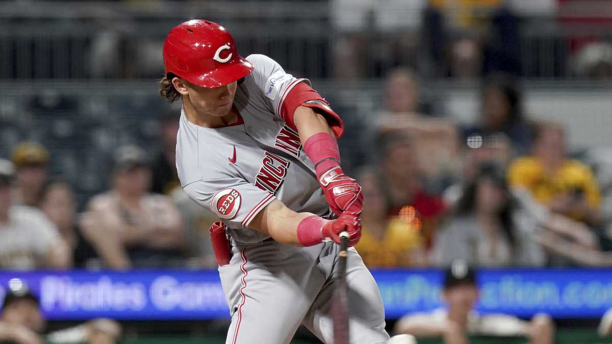 Fairchild's late RBIs help Reds beat Pirates to gain doubleheader split