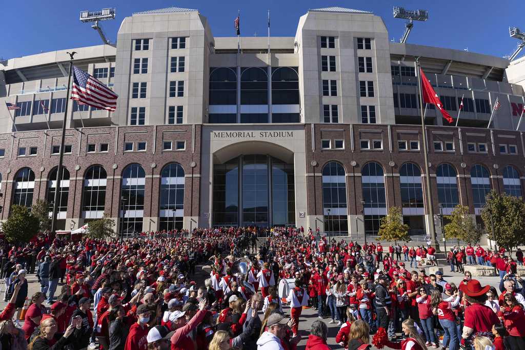 Nebraska Regents To Discuss Alcohol Sales, Memorial Stadium Project