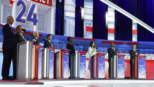 2016 Republican debate: Trump on small hands: 'I guarantee you