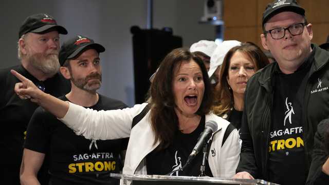 Fran Drescher says actors strike she's leading is an 'inflection point' that goes beyond Hollywood - Vimarsana News