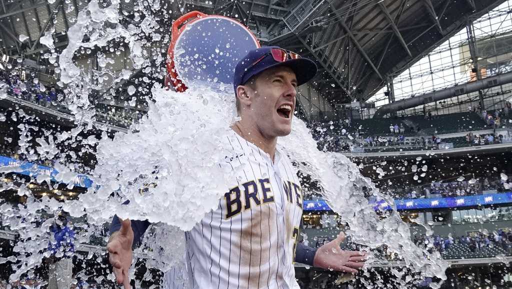 William Contreras hits 2-run double as Brewers beat Padres 5-4 for