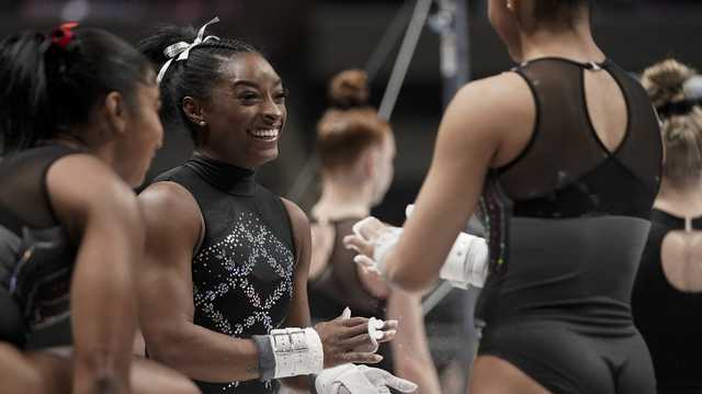 Can Simone Biles maintain lead, make history at US Championships? - Vimarsana News