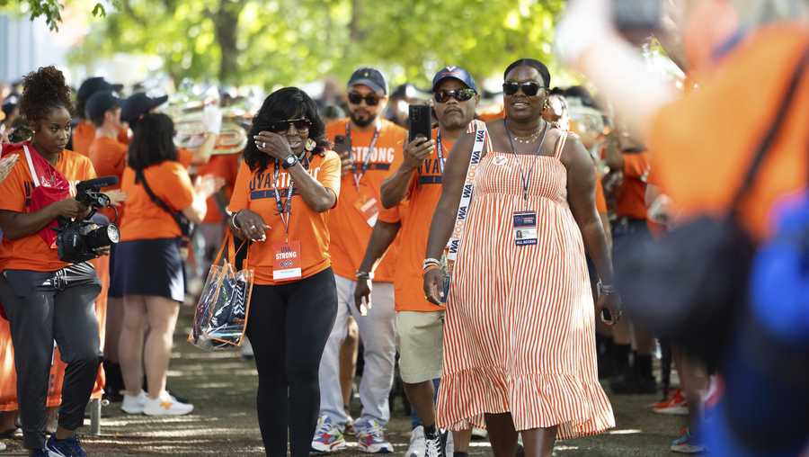 Emotions run high for Virginia as the Cavaliers honor slain teammates ...