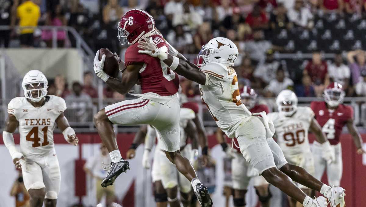 Texas AD Shuts Down Idea For Longhorns' Alternate Football Uniforms