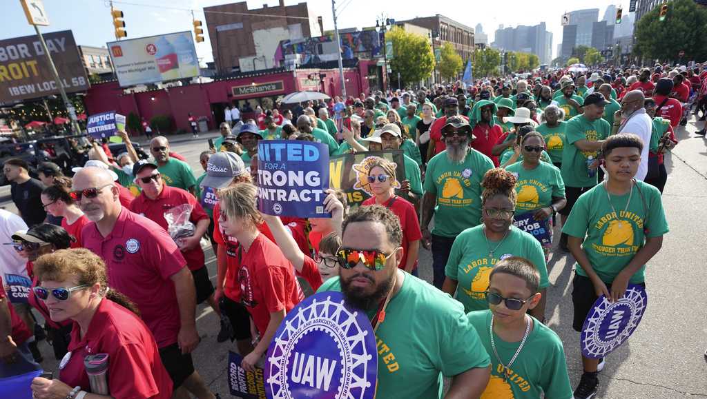 Why the United Auto Workers union is poised to strike major US car makers - Vimarsana News