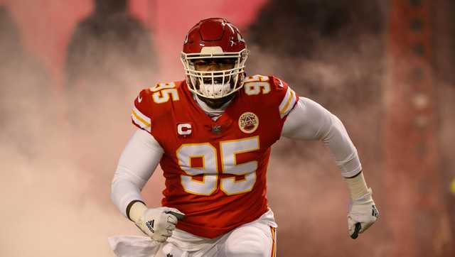 Report: Chiefs pick up option on defensive tackle Chris Jones - Vimarsana News