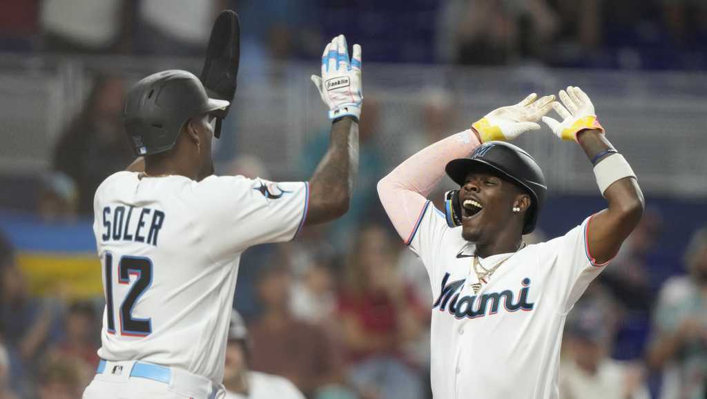 Miami Marlins Homer Simpson Baseball Jersey 