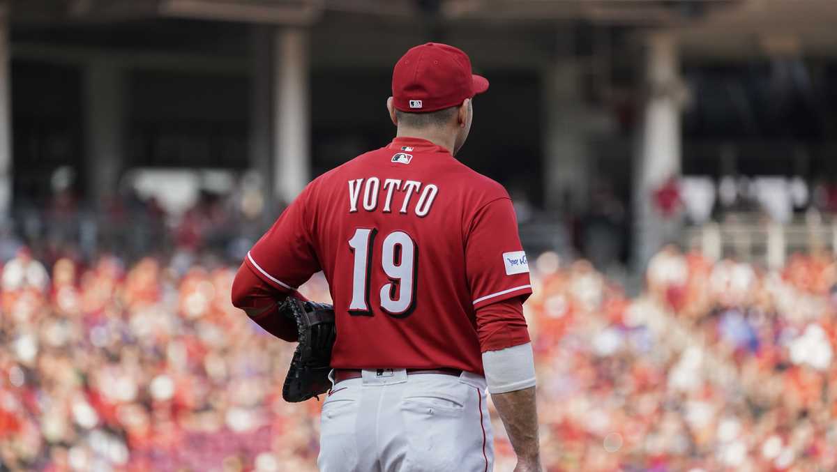 Reds' Joey Votto receives standing ovation in possible last game
