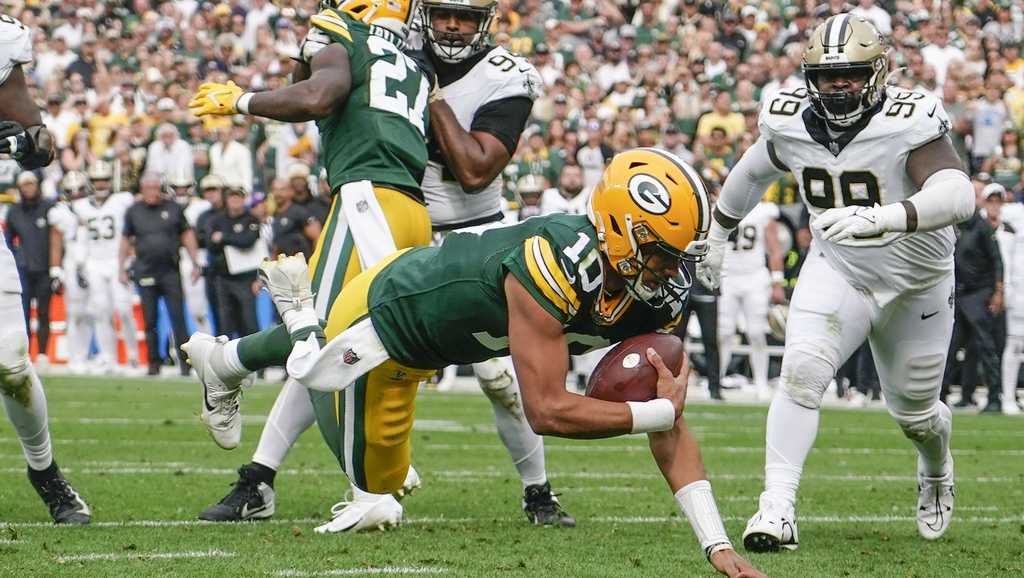 Packers come back from 17-point deficit to beat Saints