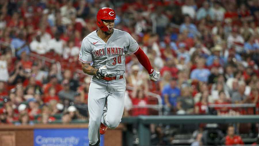 Reds hit six home runs, keep playoff hopes alive with 19-2 rout of Cardinals