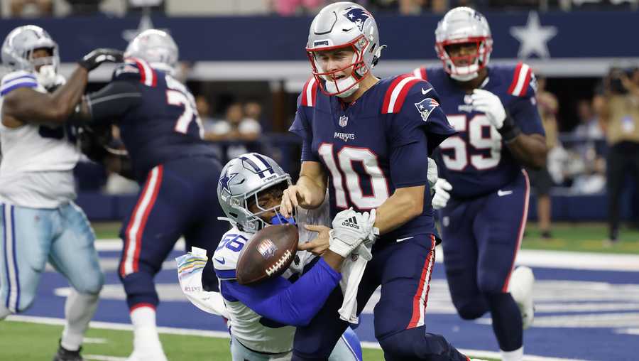 Patriots pull QB Mac Jones after 2 turnovers lead to Cowboys TDs