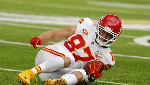 Chiefs star Travis Kelce shakes off an ankle injury after brief absence - Vimarsana News