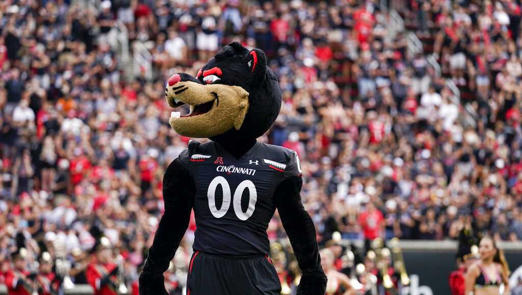 Fashion Break  Cincinnati Bearcats Wearing New Uniforms for The  Tournament(s) - Down The Drive